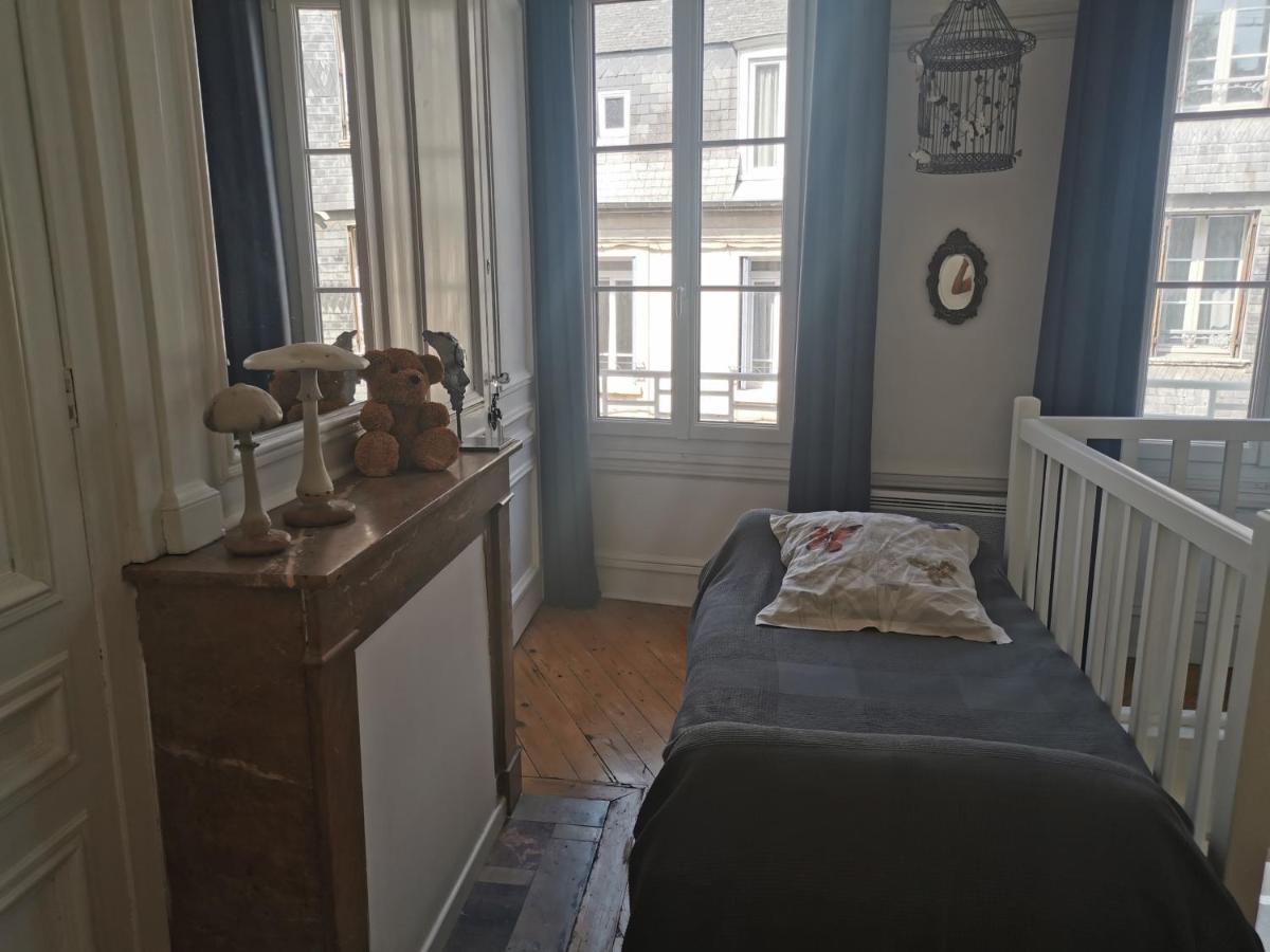 Les Papillons De St Leonard Apartment Honfleur Exterior photo